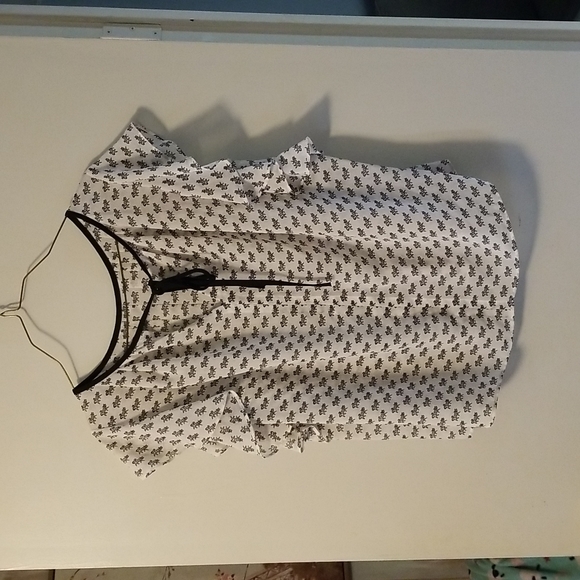 Ann Taylor Loft blouse - Picture 2 of 4